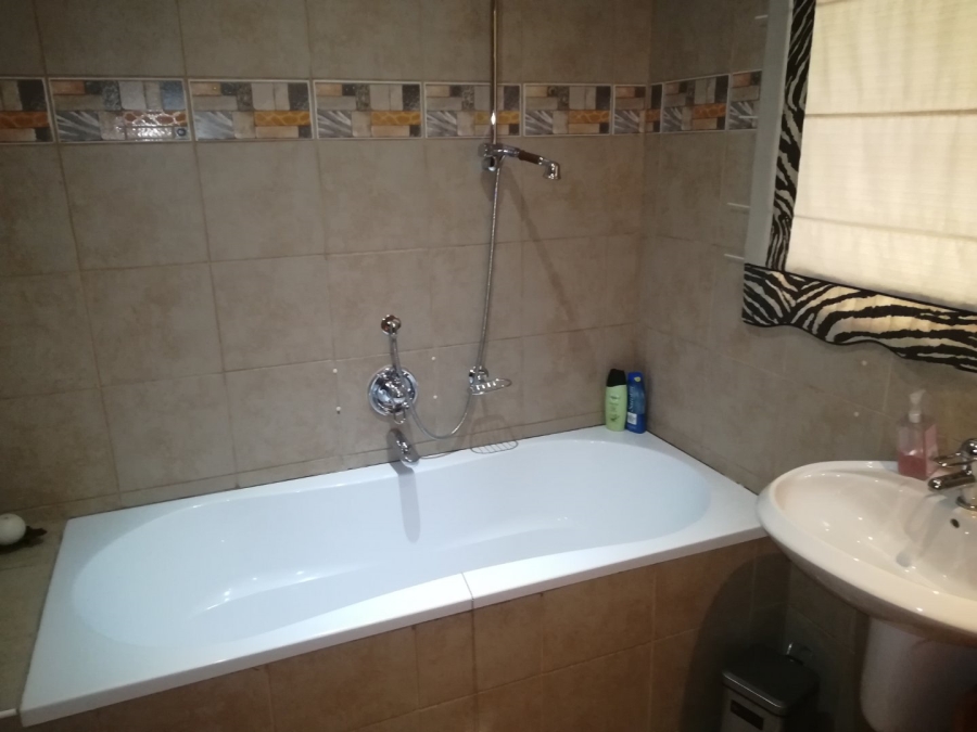 To Let 3 Bedroom Property for Rent in Riebeeckstad Free State